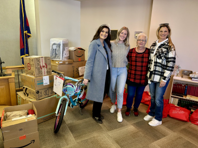 Advocate Cares Shops for Angel Tree