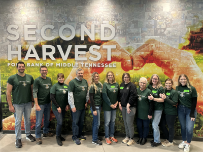 Advocate Cares Volunteers at Second Harvest Food Bank